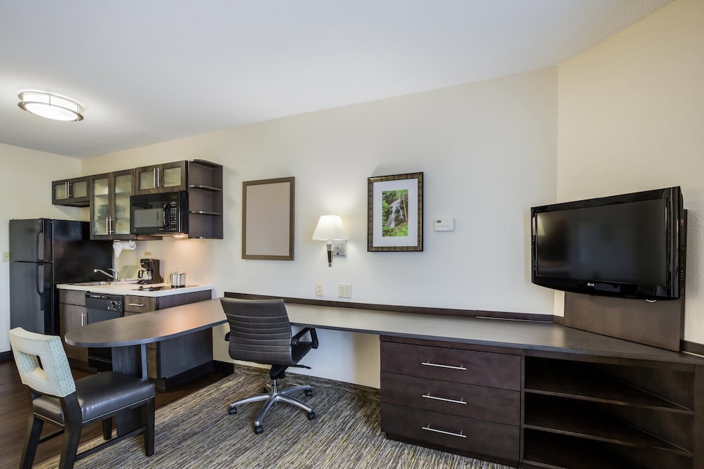 Candlewood Suites Virginia Beach Town Center by IHG - photo 10