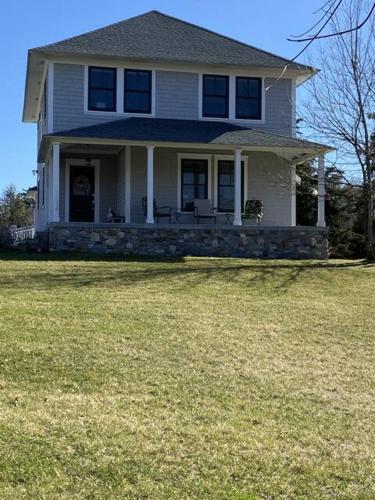 Pocasset Village Charmer — 4-Star Luxury Hotel in Pocasset, United States