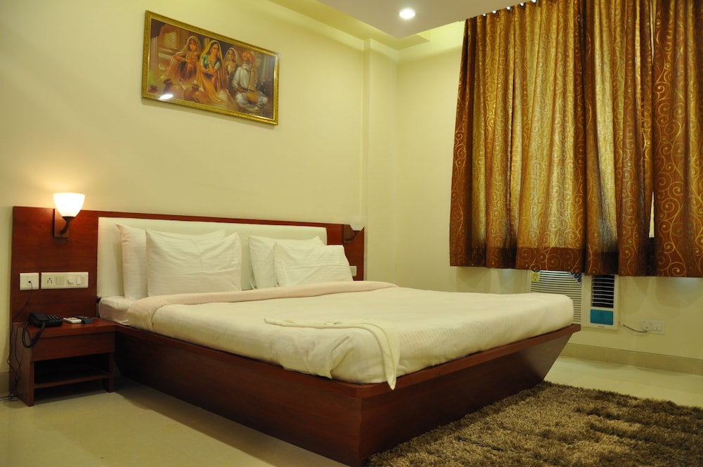 Hotel Shiv International in Bhachau, India