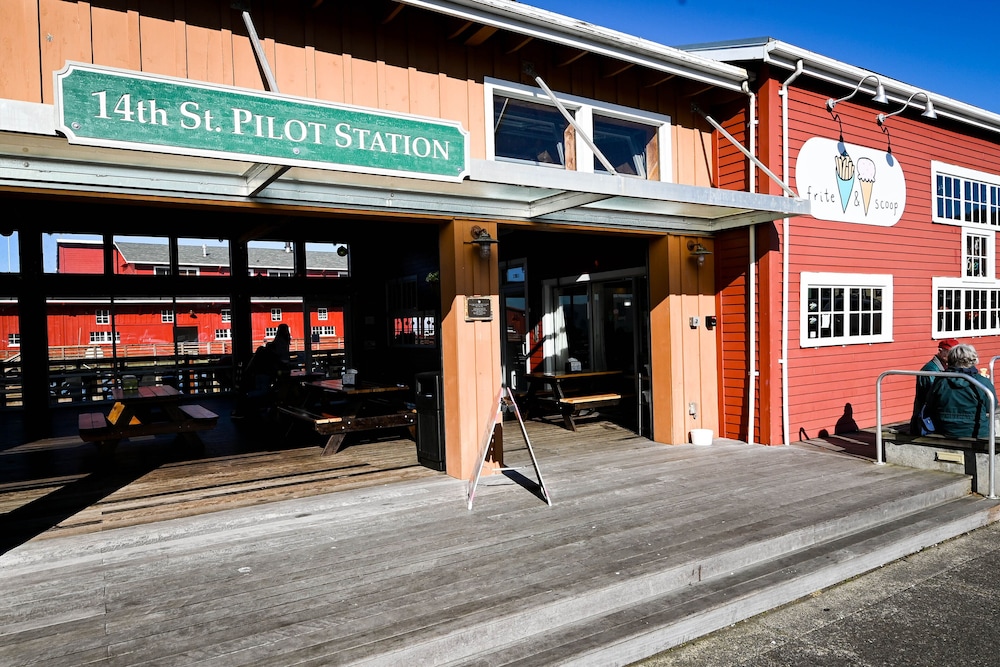 Cannery Pier Hotel & Spa - photo 140