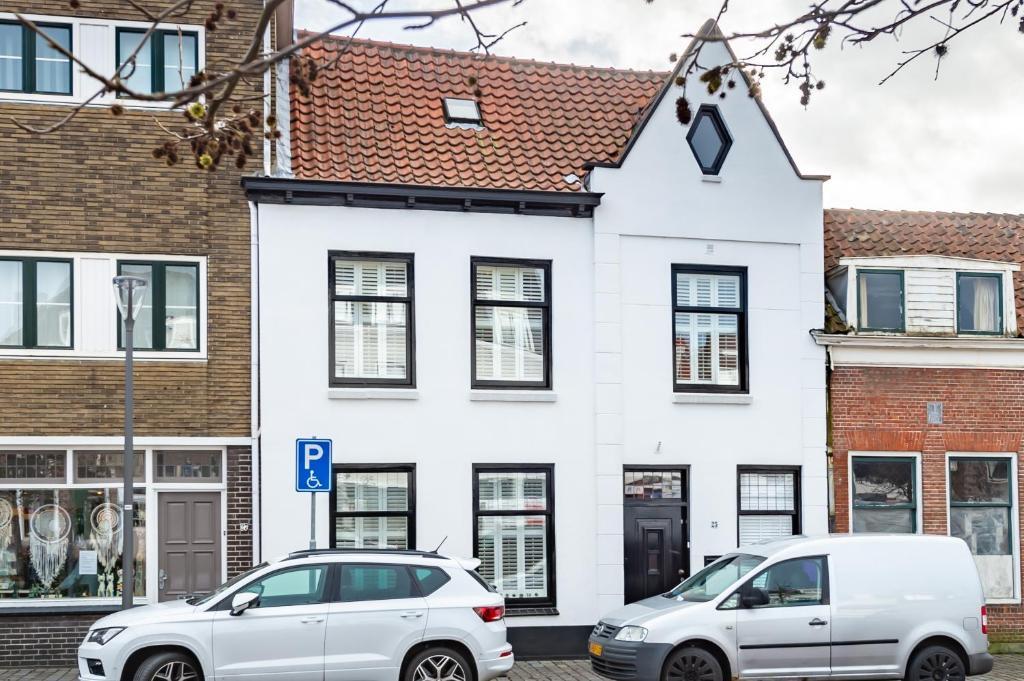 Unieke Stadswoning Met Jacuzzi En Sauna Max 8 Pers — Goes