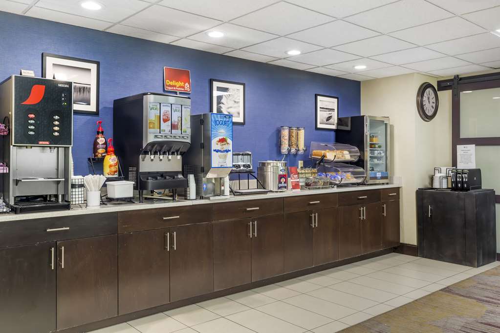 Best Western Plus Berkshire Hills Inn & Suites - photo 36