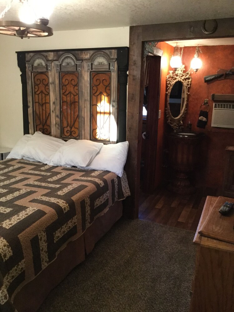 Black Bear Motel - photo 46