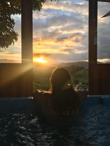 Recanto Paraíso da Colina — 4-Star Luxury Hotel in Santo Amaro Da Imperatriz, Brasil