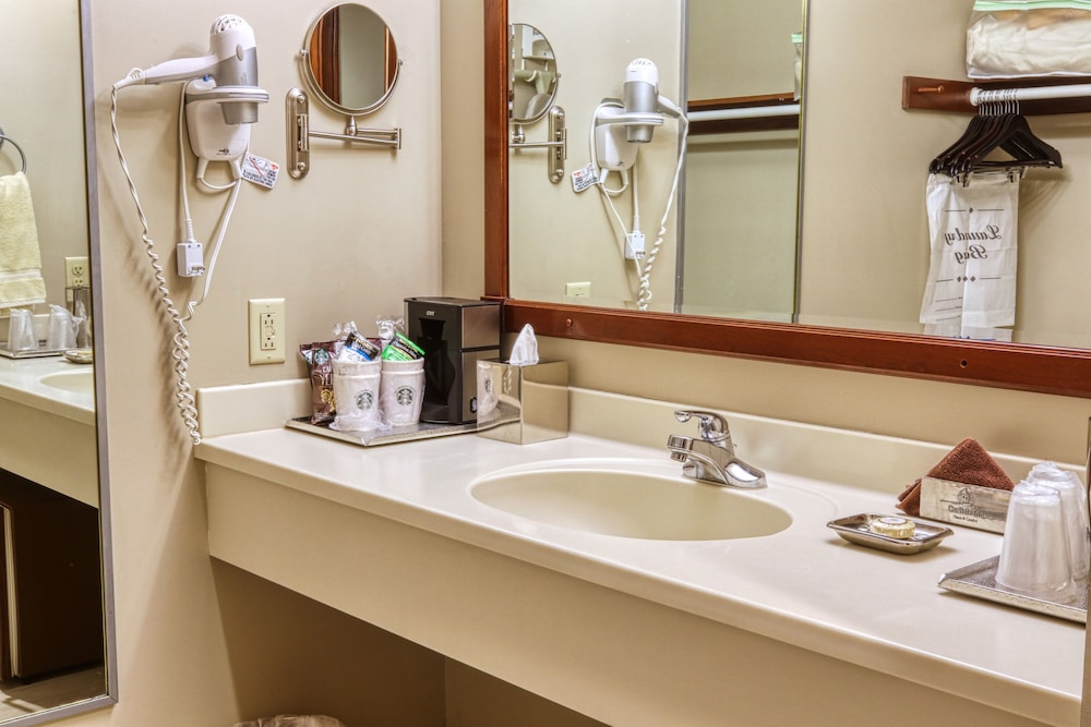 Carlisle Inn Walnut Creek - photo 17