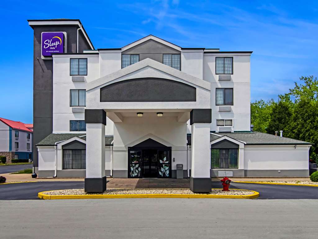 Sleep Inn near I 80 and I 94 in Lansing, United States