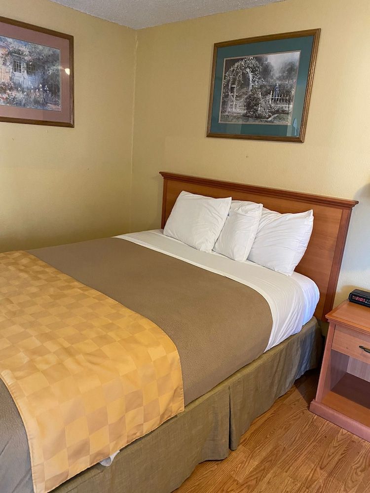 Rodeway Inn Tacoma - photo 12