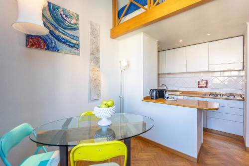 Colosseum Bright Two Bedroom Apartment — 4-Star Luxury Hotel in Rome, Italy