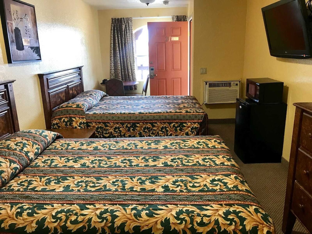 Hacienda Motel - photo 18