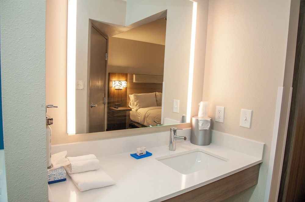 Holiday Inn Express Airport Tucson by IHG - photo 39