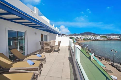 Blancazul Deluxe Casa Domingo — 4-Star Luxury Hotel in Playa Blanca, Spain