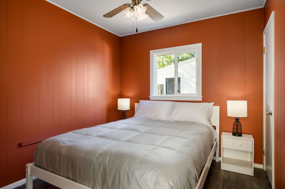 The Beaches Motel & Cottages - photo 7