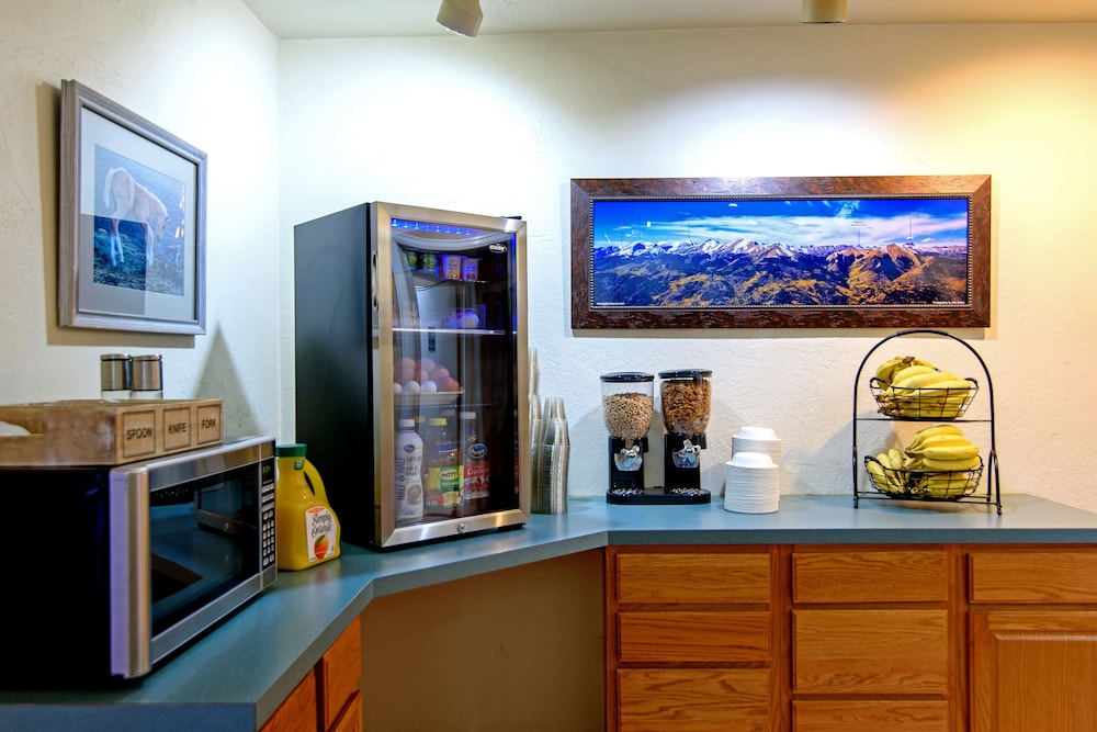 The Gunnison Inn at Dos Rios Golf Course - photo 57