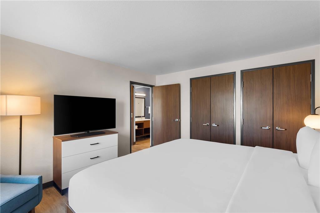 Everhome Suites Bastrop - photo 32