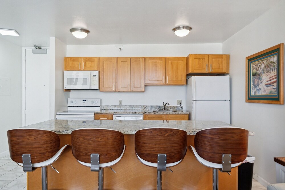 Tower 1 Suite 3007 Qqs - photo 10