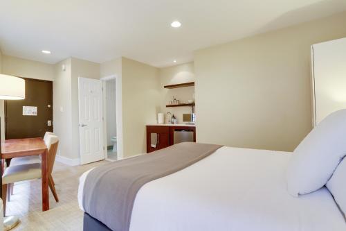 DuPont Place Boutique Inn - photo 89