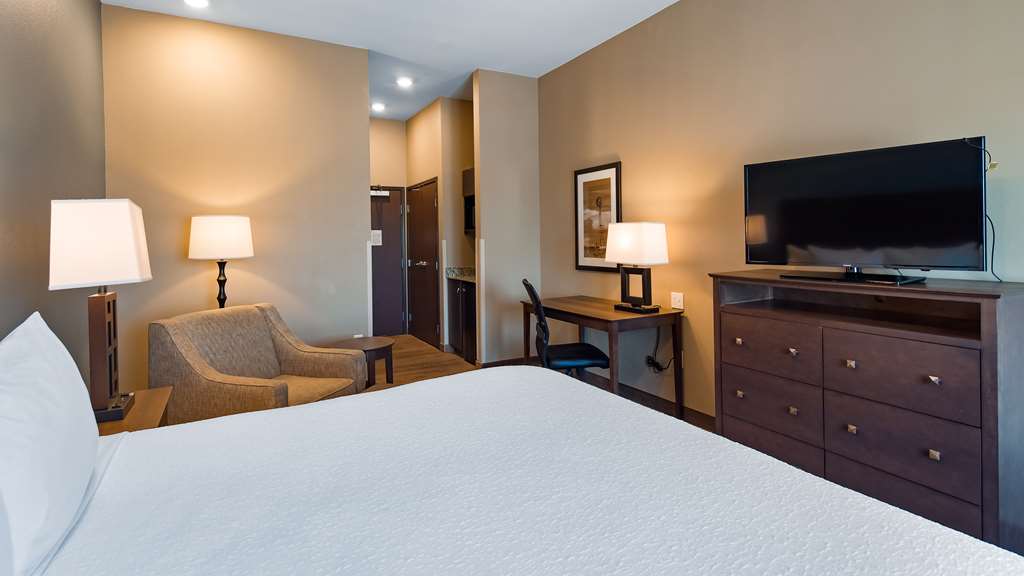 Best Western Plus Overland Inn - photo 21
