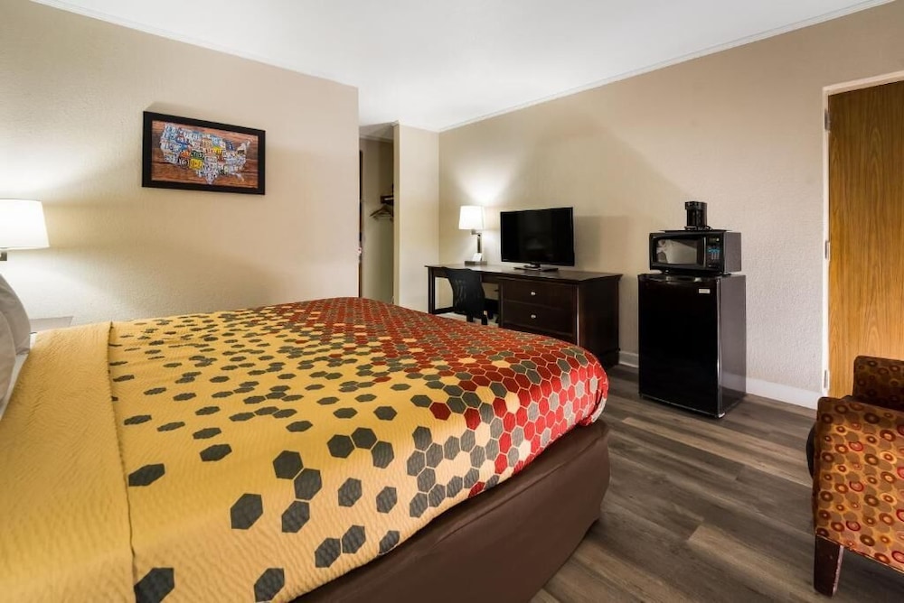 Perry Inn & Suites National Fairground I 75 - photo 23