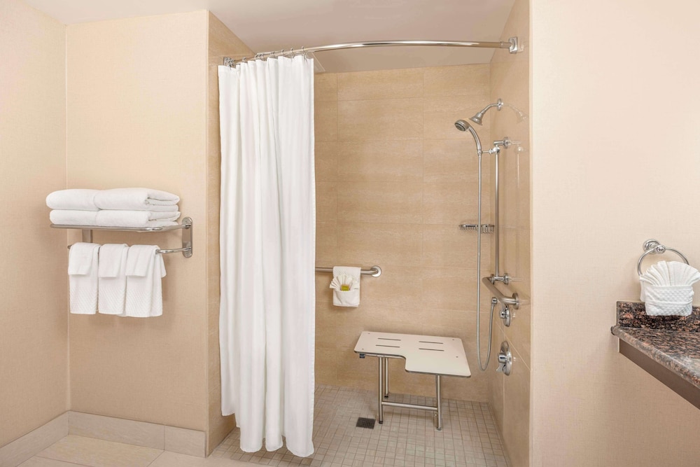 DoubleTree by Hilton Hotel San Bernardino - photo 21
