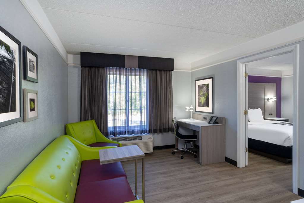 La Quinta Inn & Suites by Wyndham Birmingham Hoover - photo 47