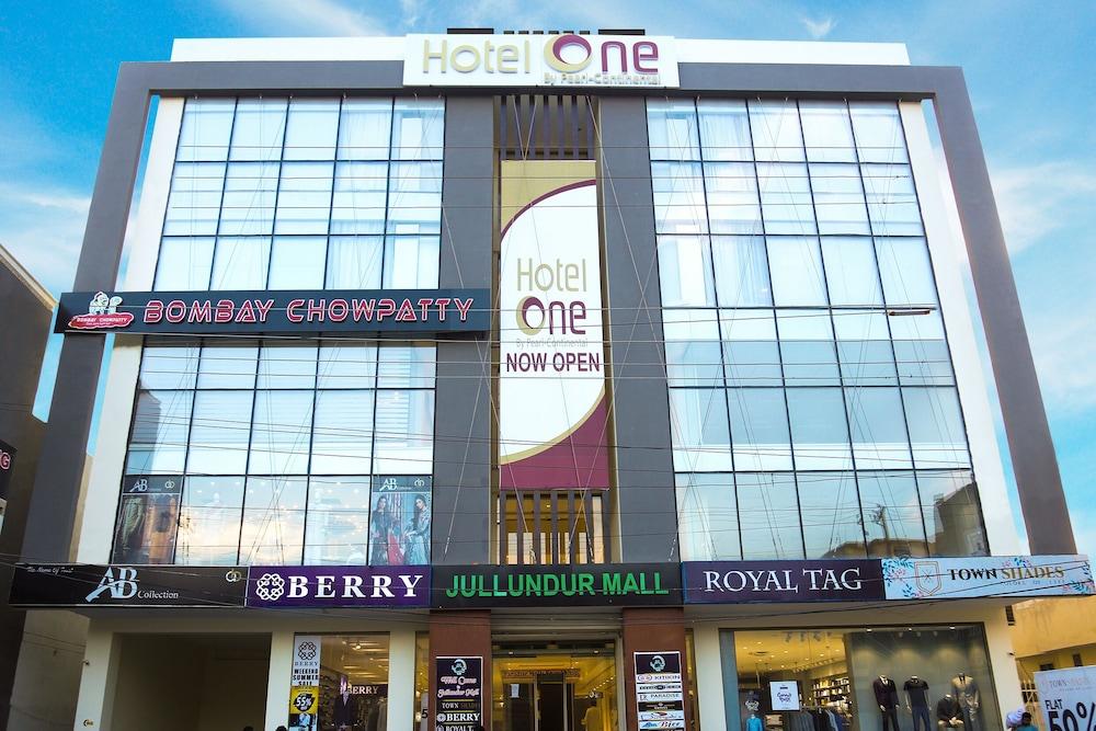 Hotel One Rahim Yar Khan Club Road in Rahim Yar Khan, Pakistan