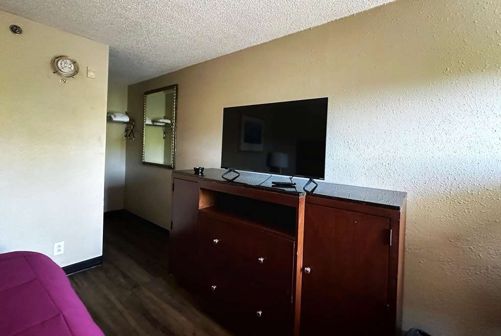 Baymont Inn and Suites by Wyndham Columbus Near OSU - photo 33