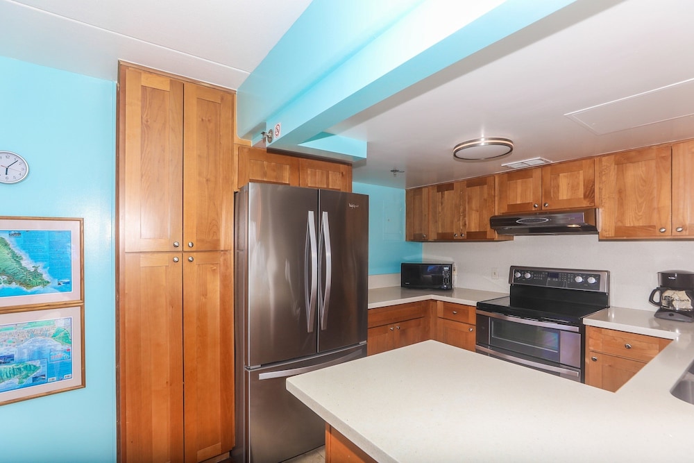 Ilikai Tower 1934 Condo with Fully Equipped Kitchen Great for longer stays by RedAwning - photo 12