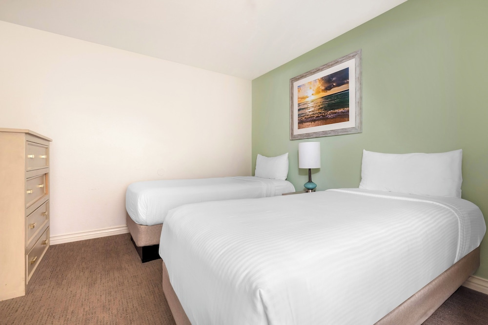 Hilton Vacation Club Riviera Beach & Shores CA - photo 10