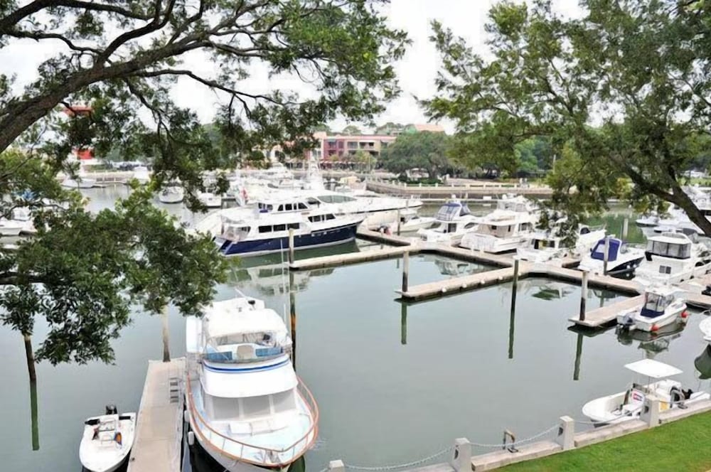 1037 Caravel Court at the Sea Pines Resort - photo 5