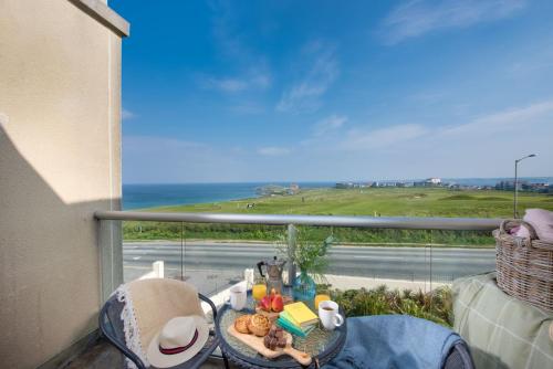 5 The Vista Newquay Short Walk to Beach Free Parking and Wi Fi Stunning Views in Newquay, United Kingdom