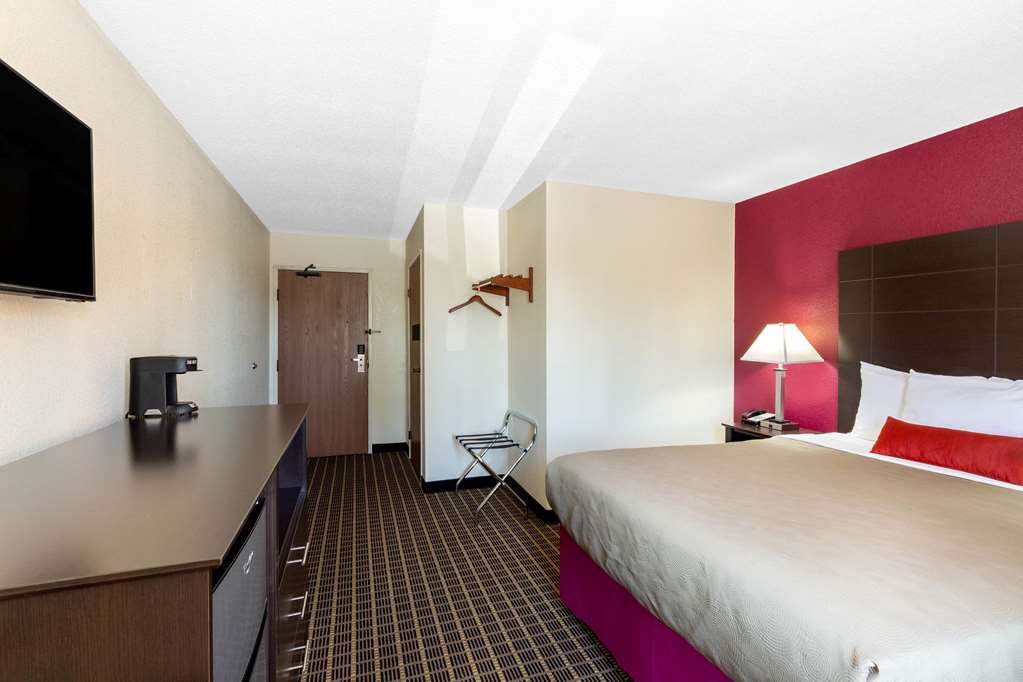 Baymont Inn & Suites by Wyndham Mukwonago - photo 7