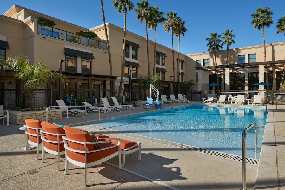 Hampton Inn & Suites Phoenix Scottsdale on Shea Boulevard - photo 38