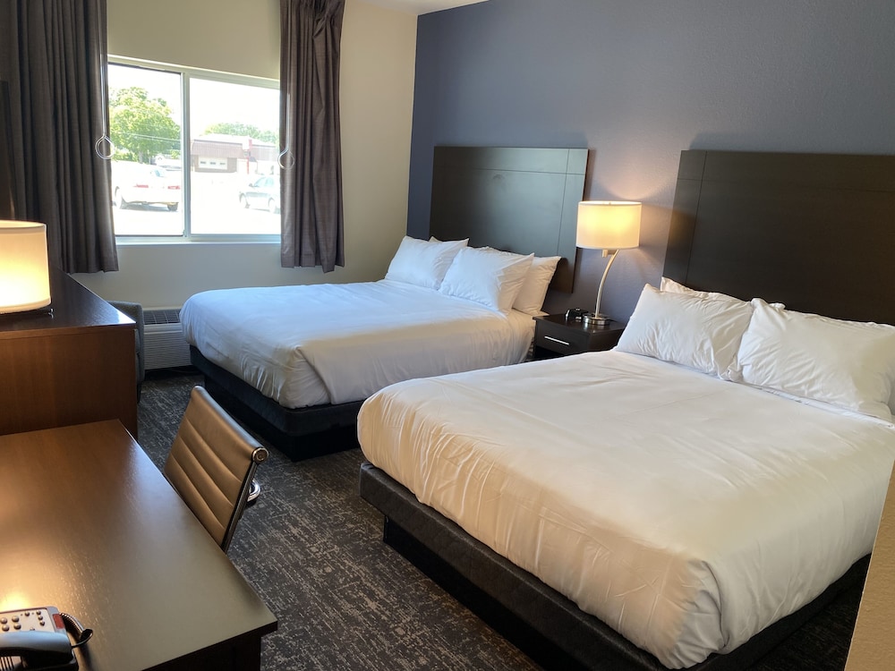Cobblestone Inn & Suites Forest City - photo 14