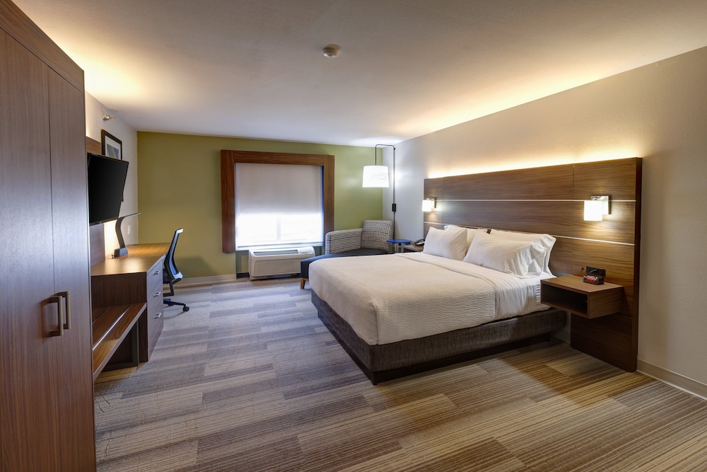 Holiday Inn Express & Suites Shelbyville Indianapolis by IHG - photo 16