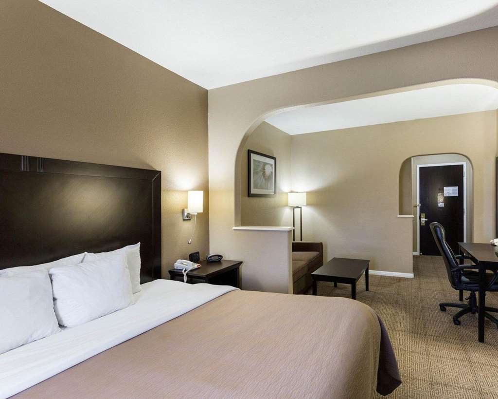 Quality Suites Houston NW Cy Fair - photo 16