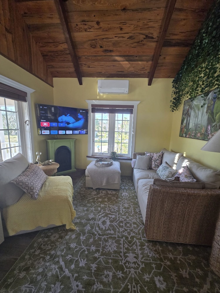 NEW Jungle Paradise Treehouse Suite With Resort Amenities Elevator Access Outdoor Kitchen Lagoon Lazy River Pool RV Hook up - photo 20