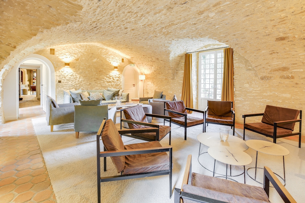 Château de Villiers le Mahieu Les Maisons de Campagne — Thoiry — photo 5