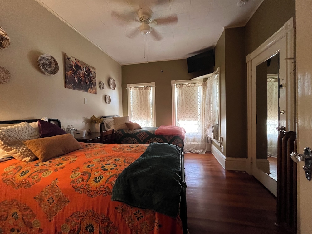 The Boho Buffalo Inn - photo 30