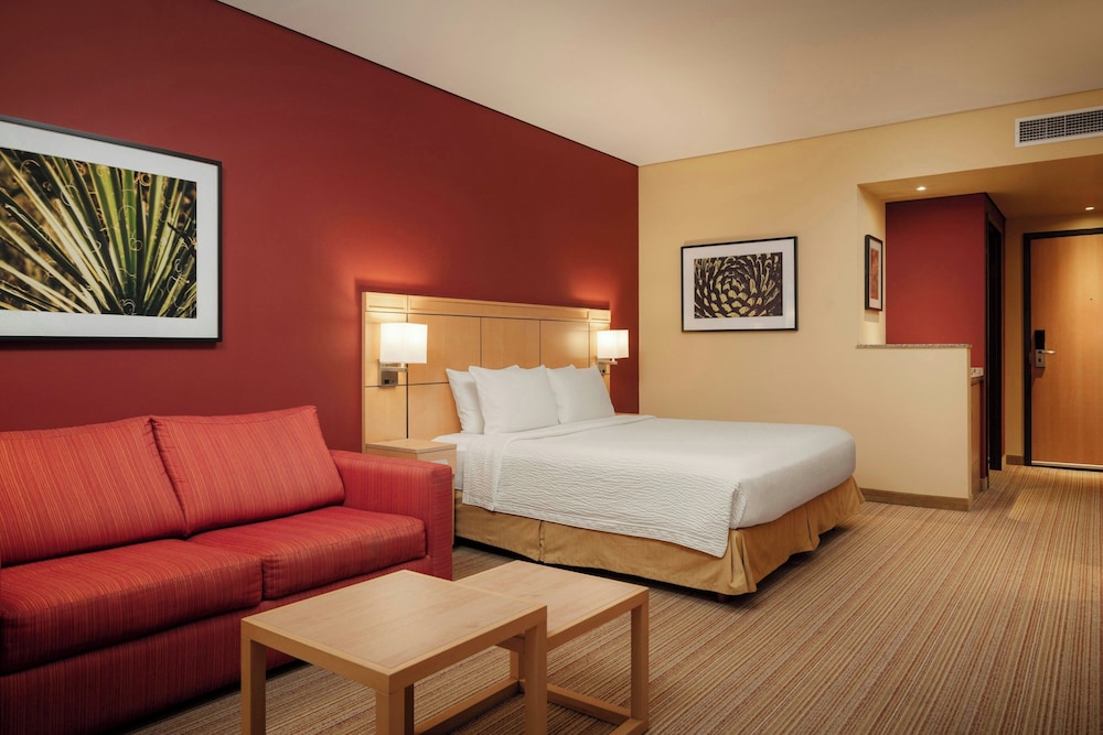 Courtyard by Marriott Leon at the Poliforum