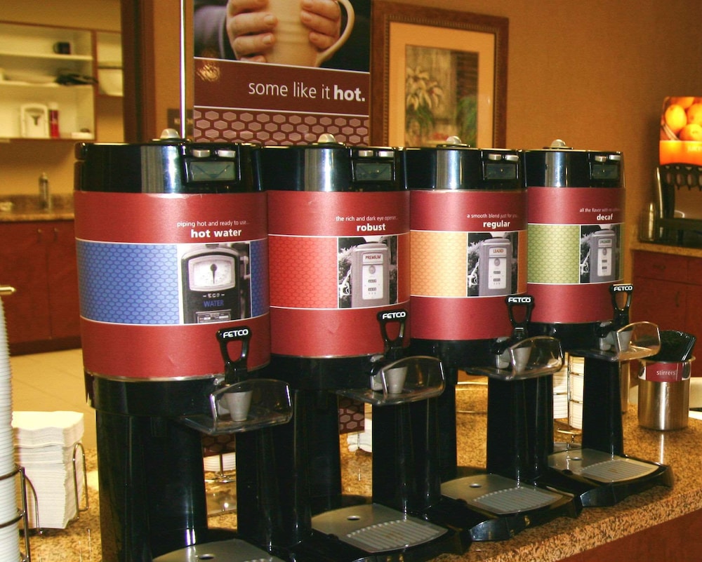Hampton Inn & Suites Red Bluff - photo 8