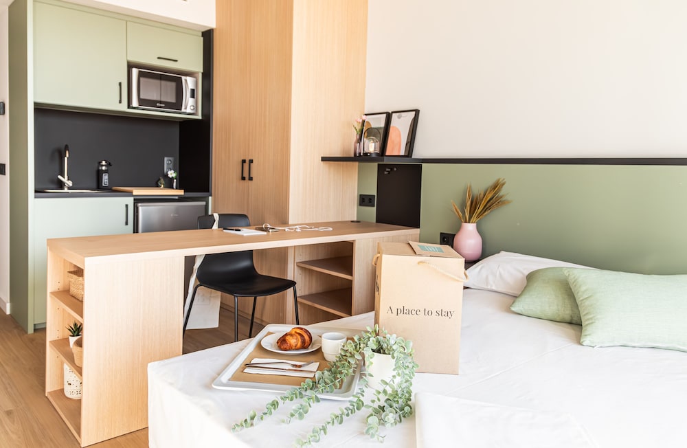 Atenea Living - carbon neutral hotel in Mataro