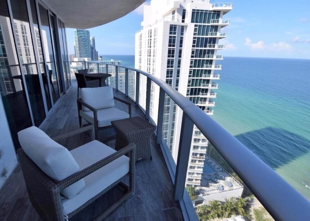Contemporary Beach Resort Condos - photo 43