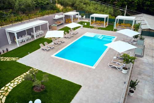 Villa Mary Pool — 4-Star Luxury Hotel in Marina Di San Vito, Italy