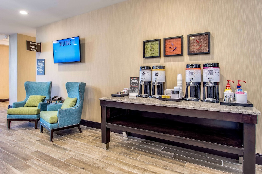 Hampton Inn & Suites Clearwater Beach - photo 51
