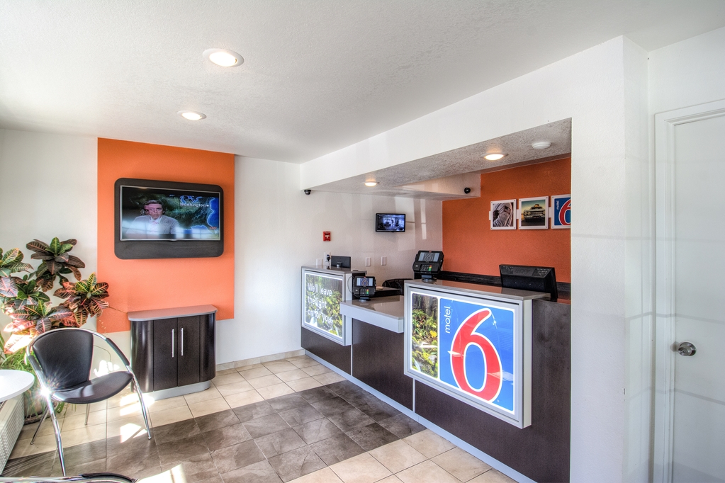 Motel 6 Redding CA South - photo 24