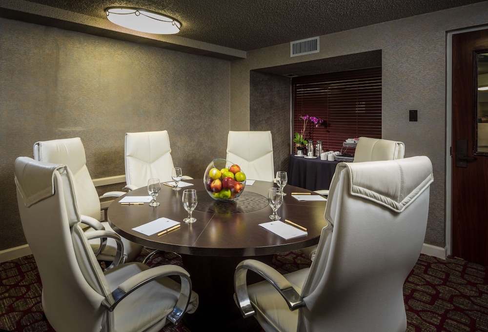 DoubleTree by Hilton Hotel Austin Northwest Arboretum - photo 33