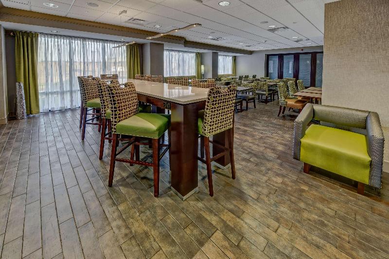 Hampton Inn Rochester Irondequoit - photo 11