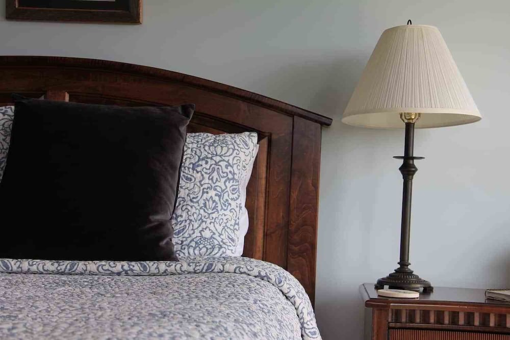 Inn at Riverbend - photo 9