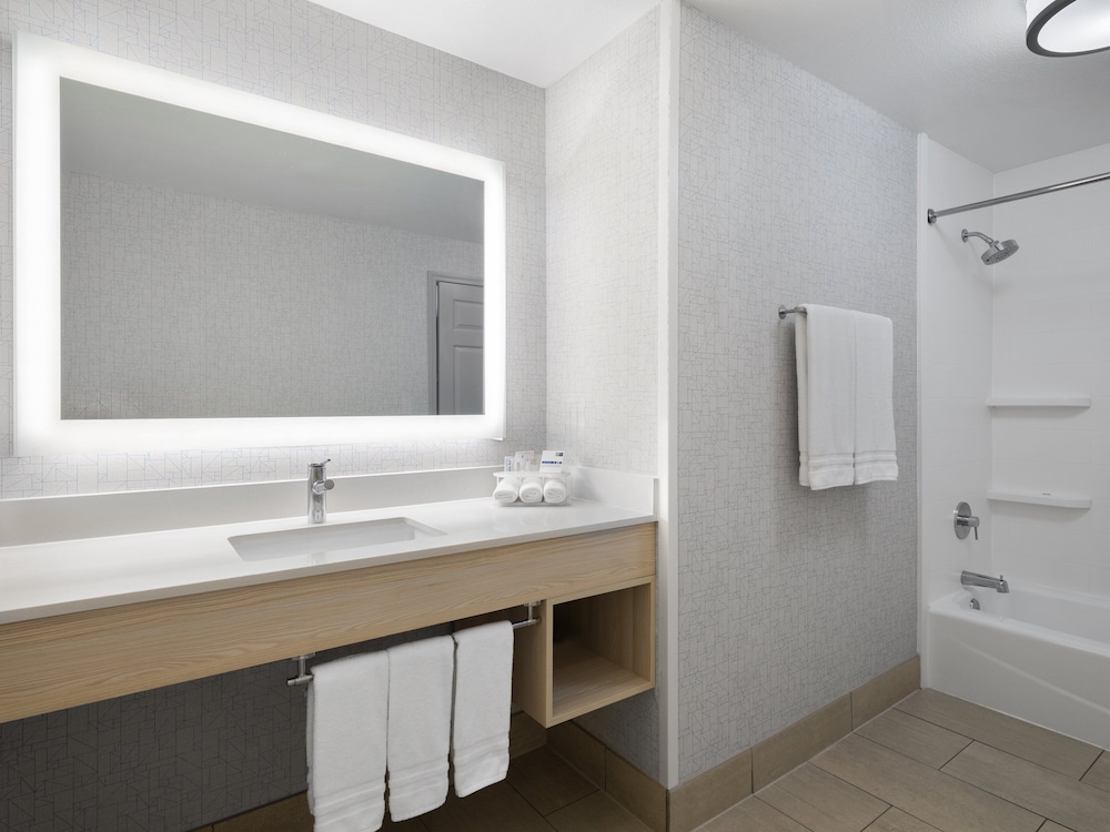 Holiday Inn Express Ft Bragg by IHG - photo 29