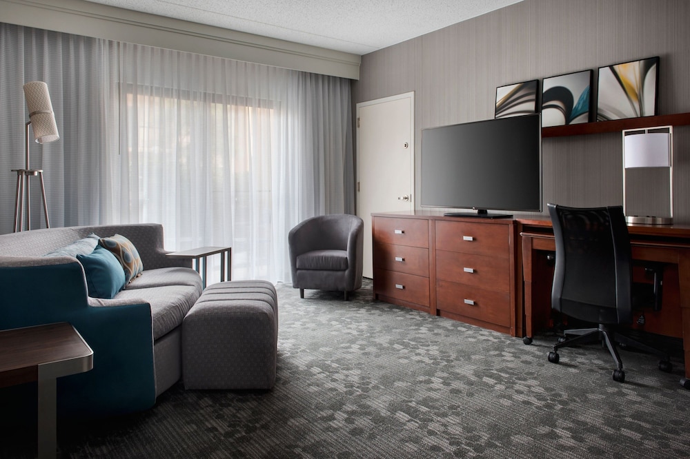 Courtyard by Marriott Mahwah - photo 11
